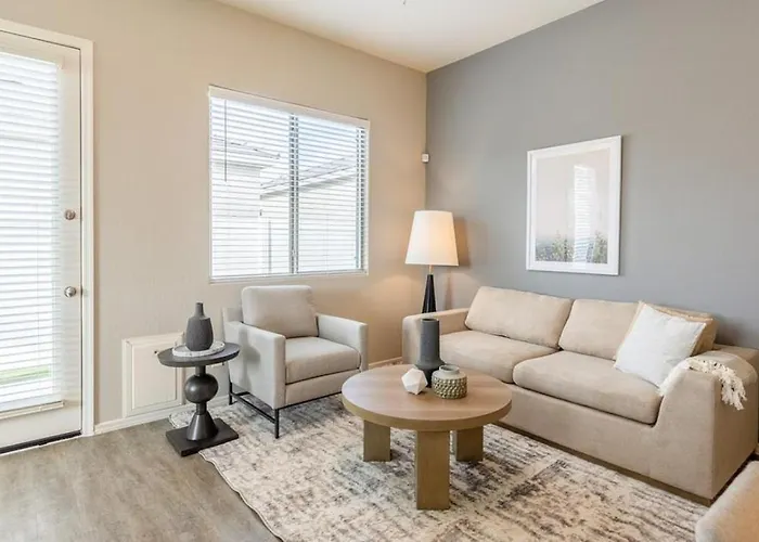 Landing Modern With Amazing Amenities *